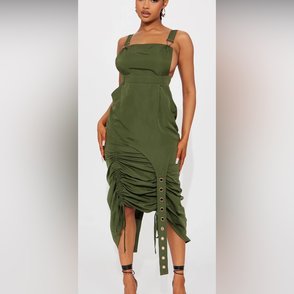 NWT Fashion Nova Parachute dress sz Small